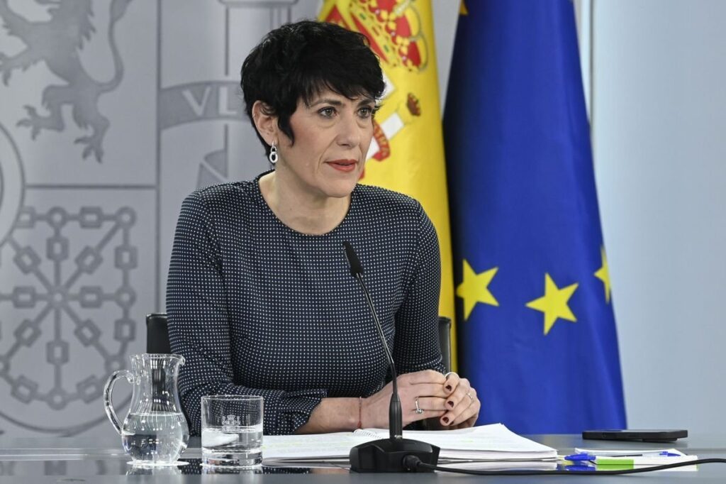 Elma Saiz, ministra d'Inclusió, Seguretat Social i Migracions, en roda de premsa després del Consell de Ministres